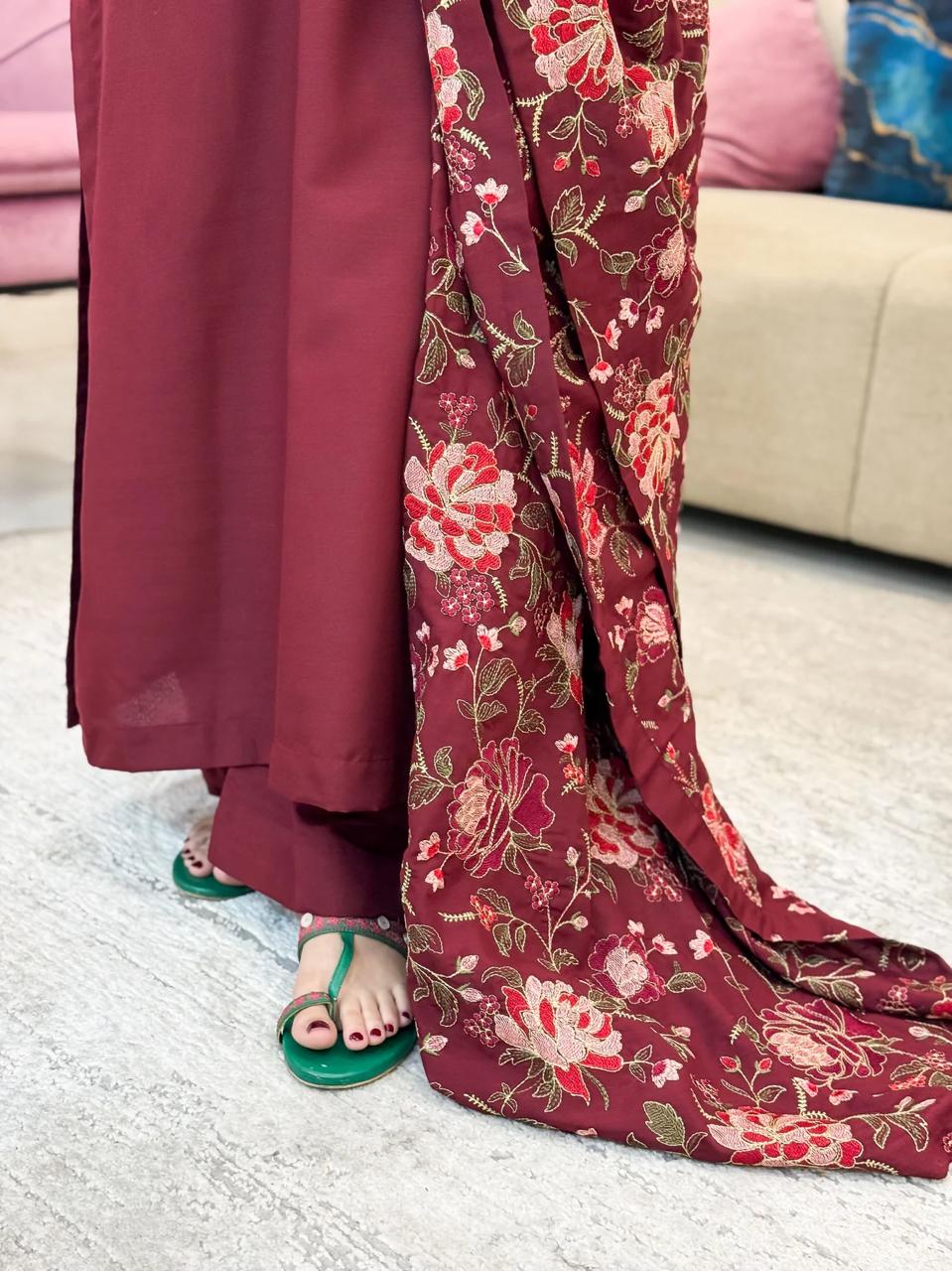 INAYA DHANK HEAVY EMB SHAWL 3PC - Desi Rang