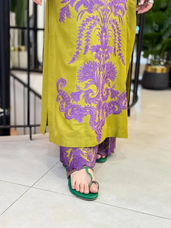 FAHMI EID HEAVY EMB SET - Desi Rang