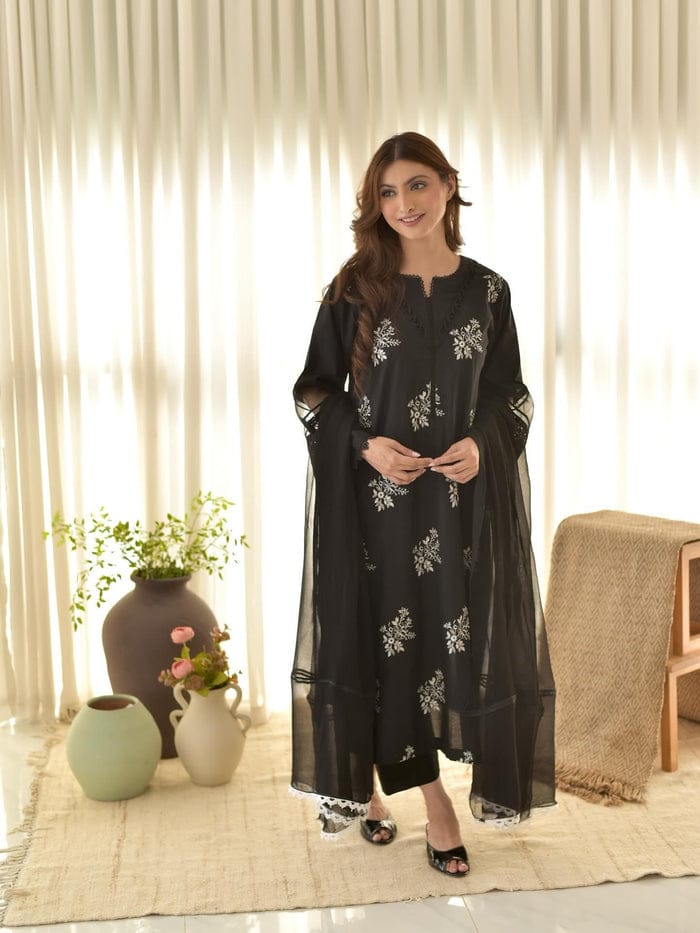 HORIYA LAWN BLACK 3PC - Desi Rang