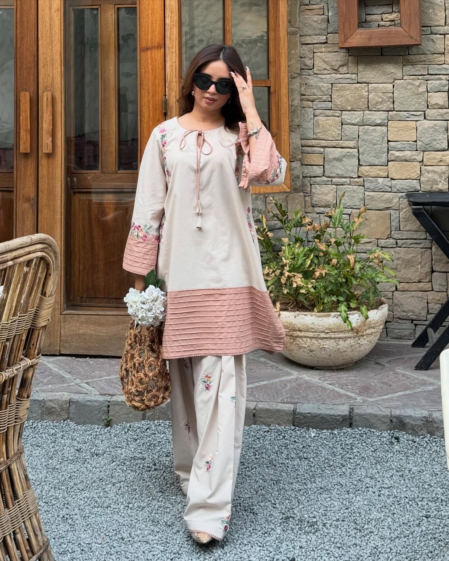 VAARI 2PC ( FARSHI SHALWAR ) - Desi Rang